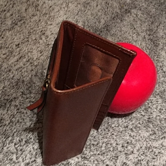 Authentic Bass brown leather wallet - Picture 5 of 8